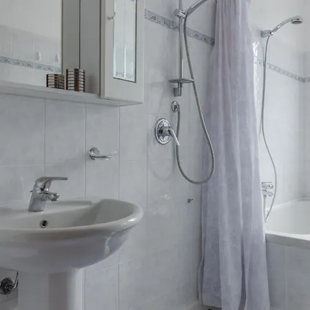 Guesthost - Casa Rocchetti With Parking&garden! Apartament